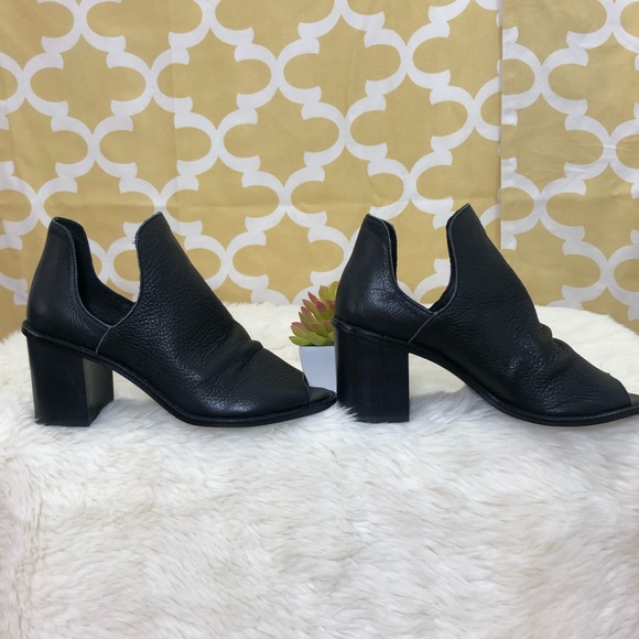 Chinese Laundry Lash Peep Toe Ankle Booties - Picture 5 of 8